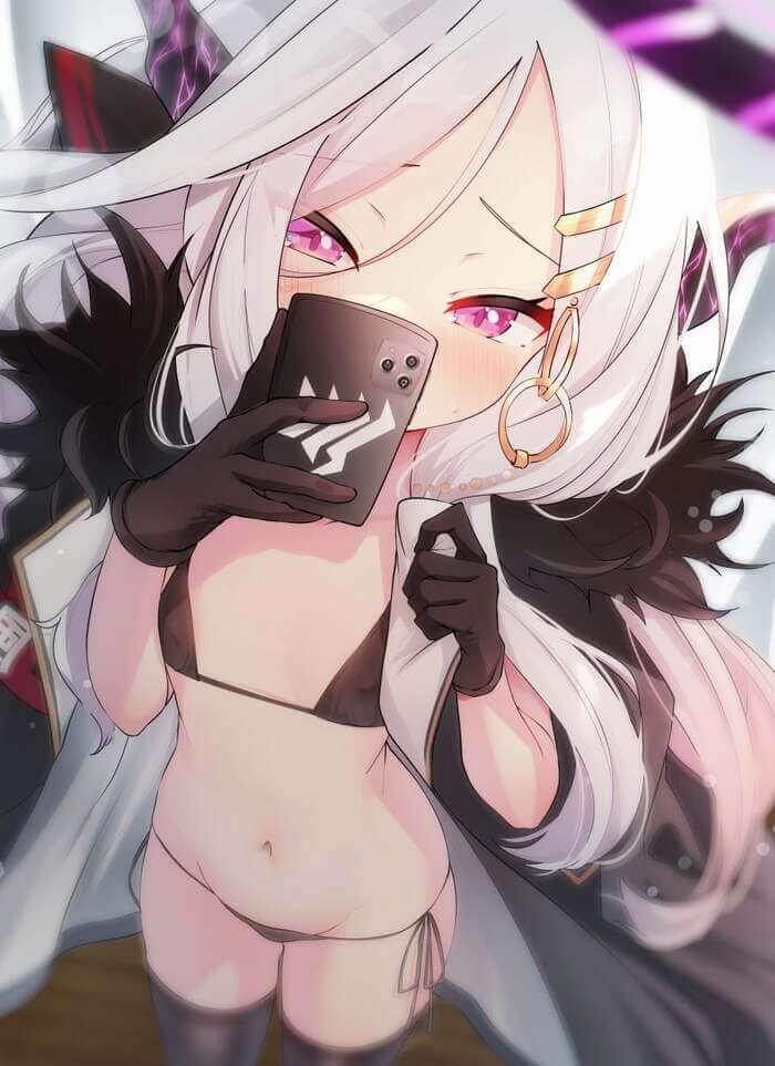 ブルーアーカイブのエロ画像フォルダを解放していく