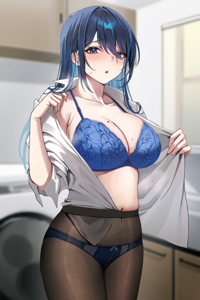 着替えを期待する人が集まる画像倉庫。