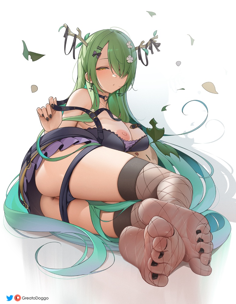 こんなにエロ過ぎる脱ぎかけの画像は反則です!