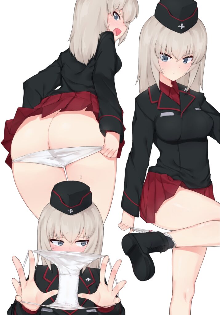 脱ぎかけの背徳感あふれるエロ画像