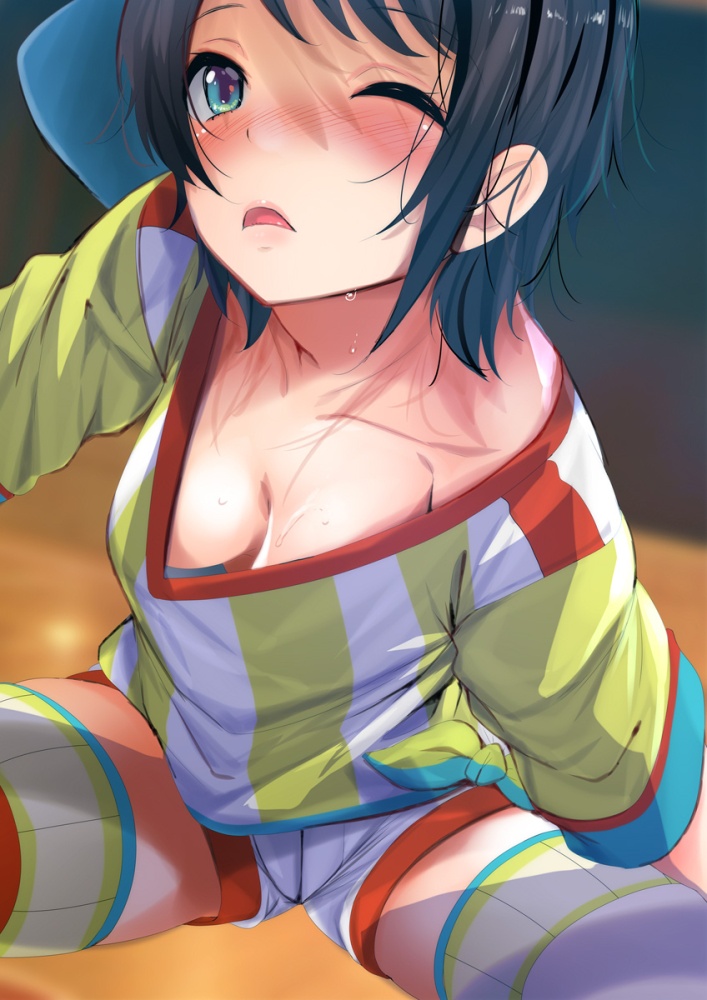 胸チラの画像ってエロいよな?