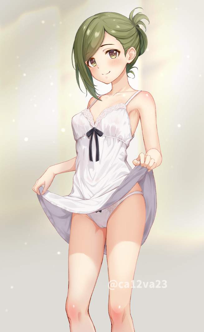 たくし上げのエロい画像