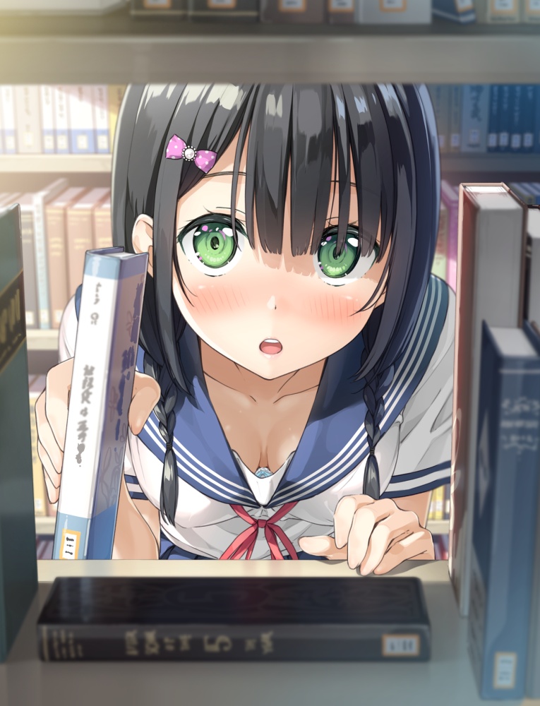 胸チラの二次エロ画像を愛でる。