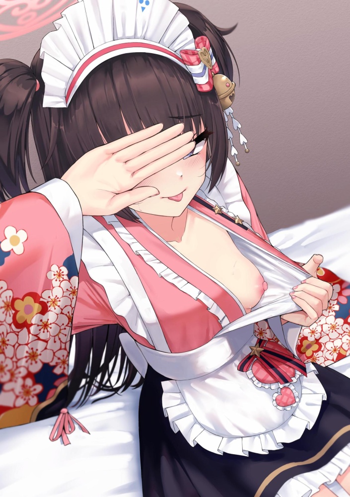 メイドの二次エロ画像を愛でる。