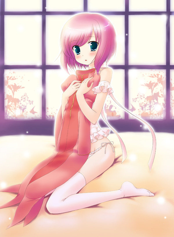 脱ぎかけの画像が好きな紳士の方はこちらへどうぞ。