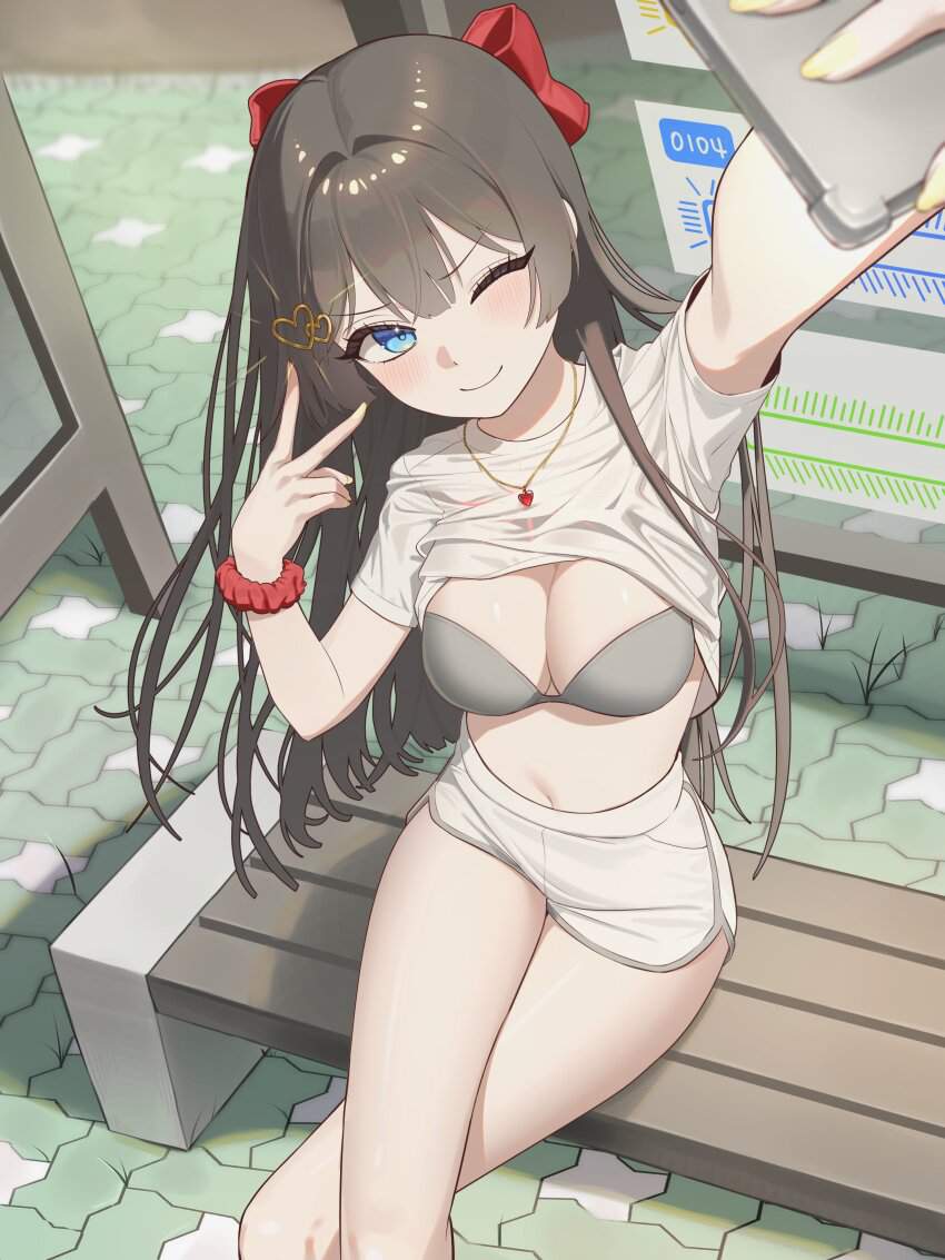たくし上げのエロ同人のようにドチャシコできる画像集